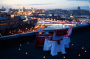 Столик на крыше вид на Москву-реку